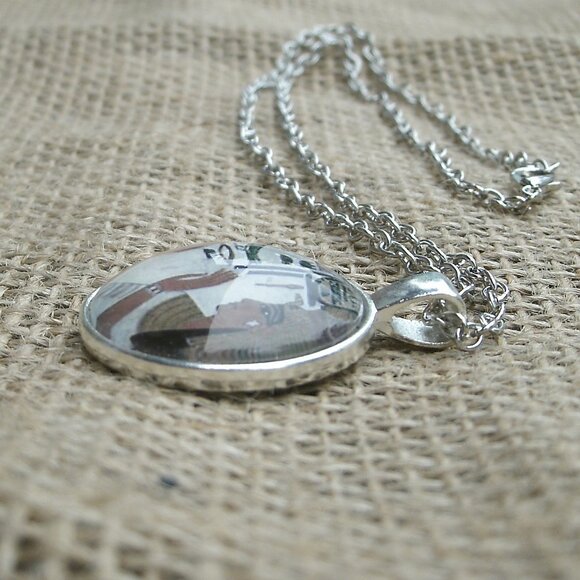 Egyptian Goddess Isis Glass Cabochon Pendant Necklace - Picture 7 of 13